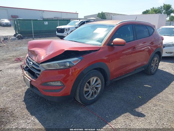 2016 HYUNDAI TUCSON SE