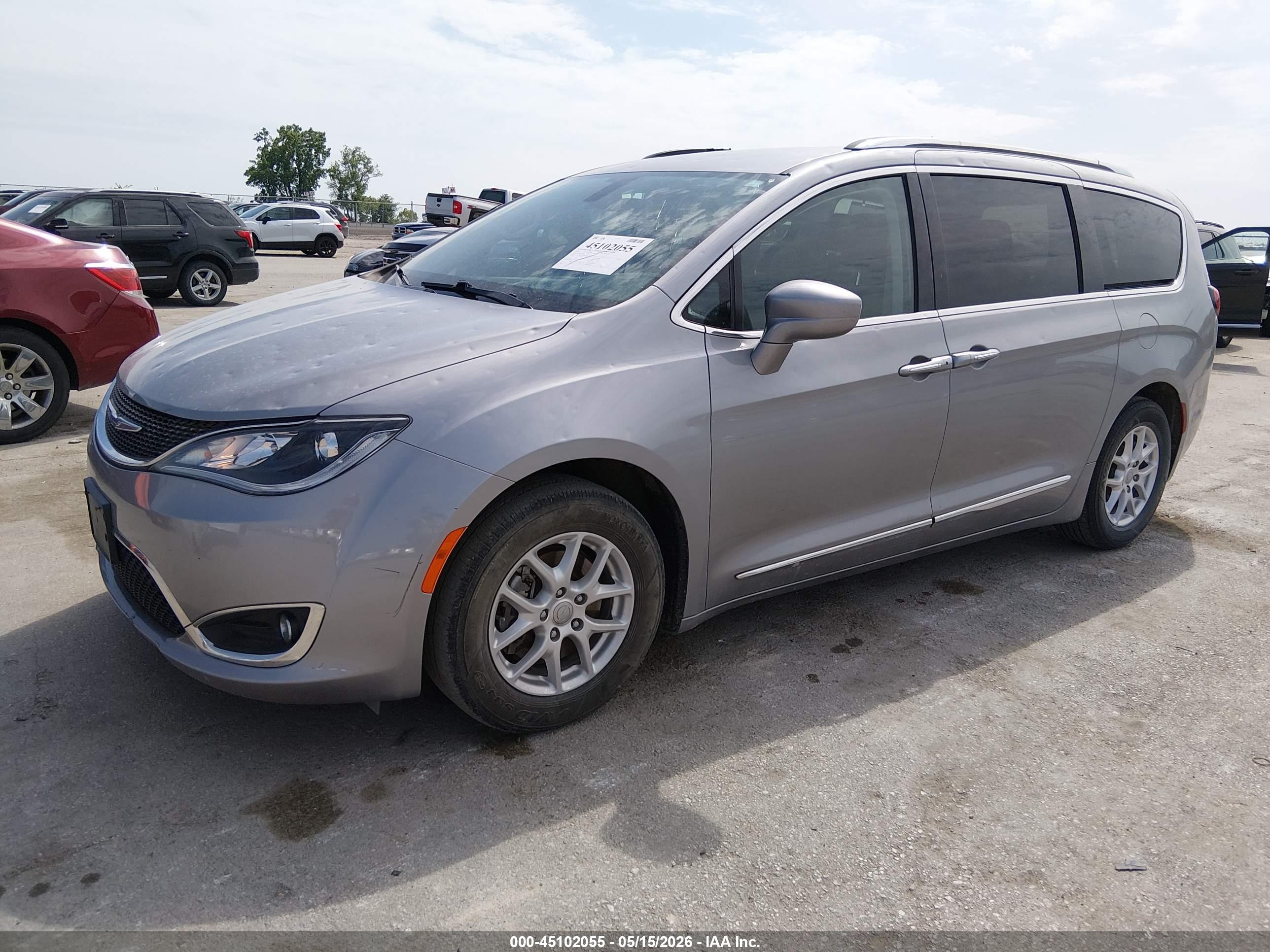 2020 CHRYSLER PACIFICA TOURING L — I2