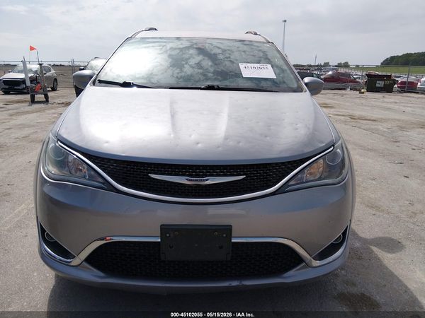 2020 CHRYSLER PACIFICA TOURING L — I115