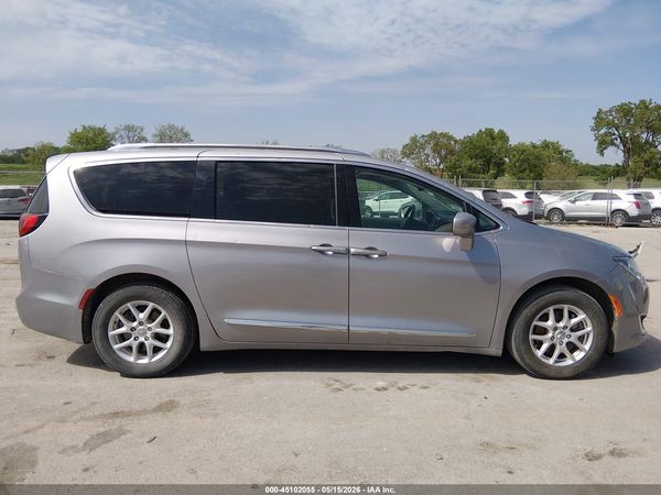 2020 CHRYSLER PACIFICA TOURING L — I116