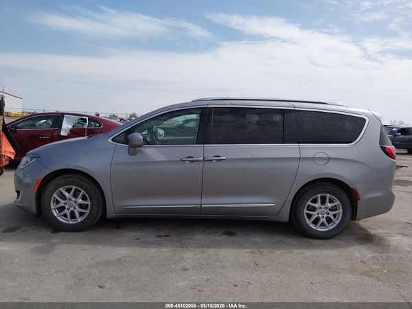 2020 CHRYSLER PACIFICA TOURING L — I117