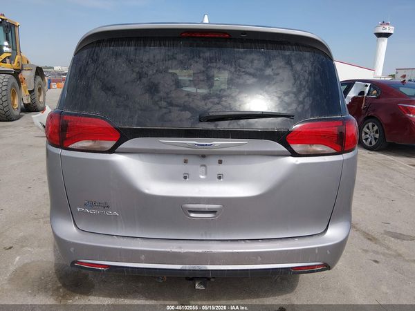 2020 CHRYSLER PACIFICA TOURING L — I119
