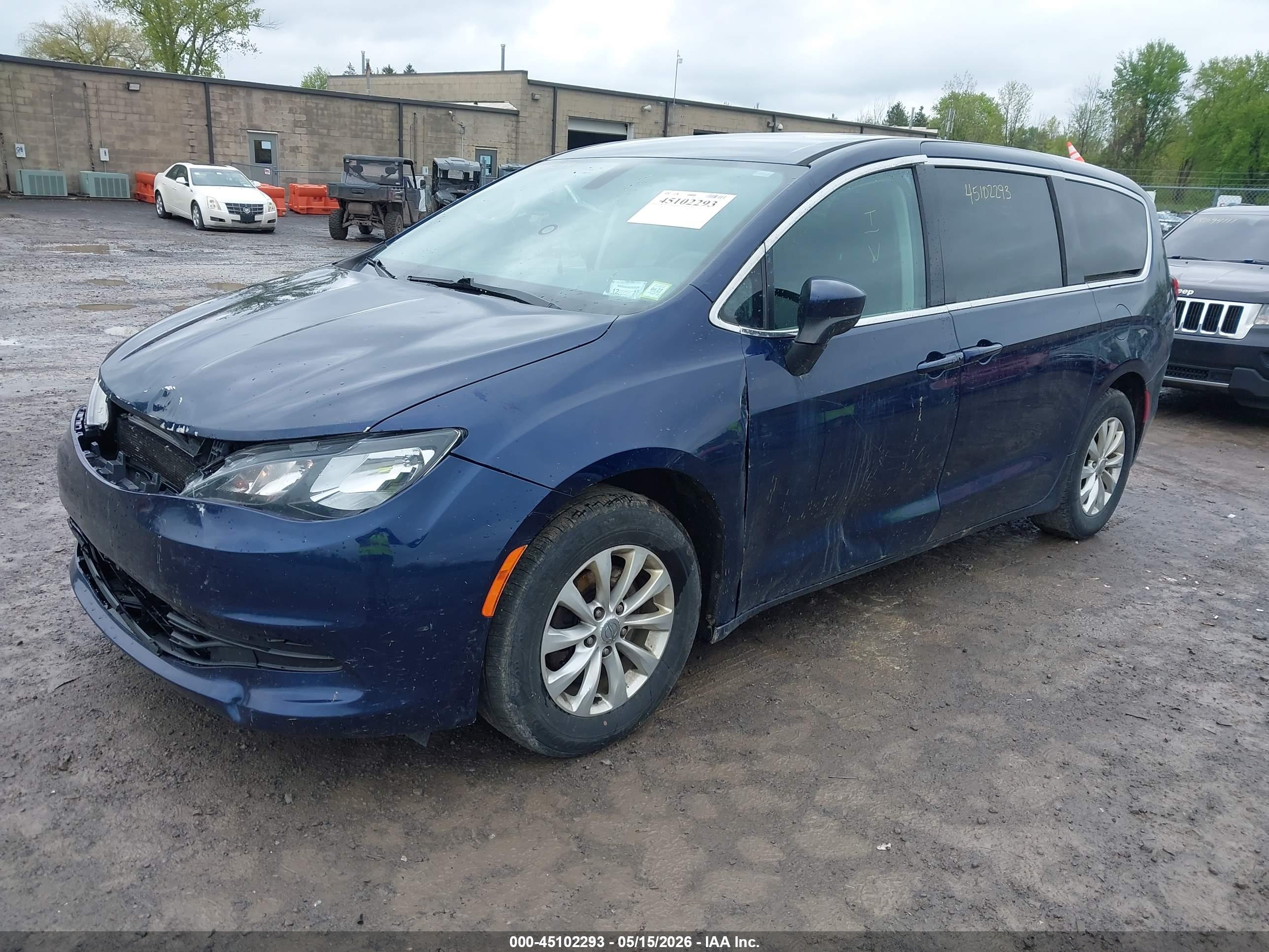 2017 CHRYSLER PACIFICA TOURING — I2