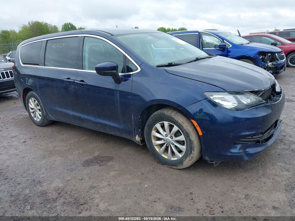 2017 CHRYSLER PACIFICA TOURING — I1