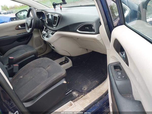 2017 CHRYSLER PACIFICA TOURING — I5