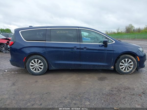 2017 CHRYSLER PACIFICA TOURING — I116