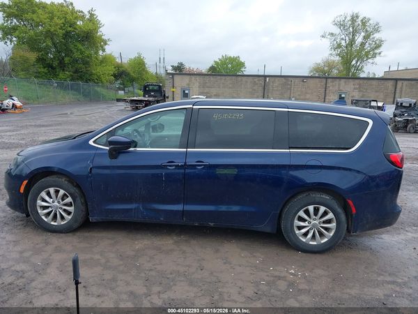 2017 CHRYSLER PACIFICA TOURING — I117