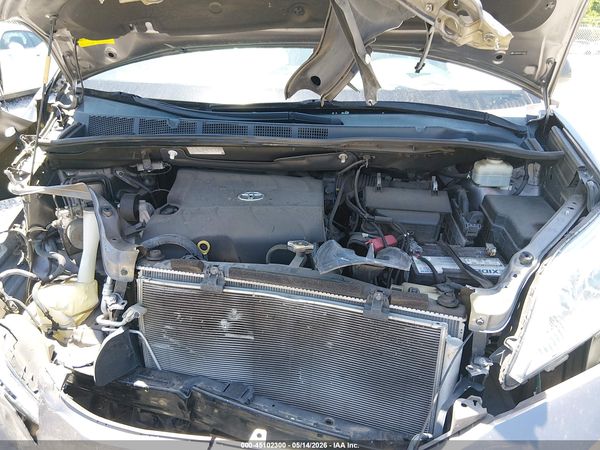 2014 TOYOTA SIENNA LE V6 8 PASSENGER