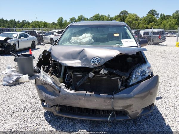 2014 TOYOTA SIENNA LE V6 8 PASSENGER