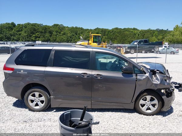 2014 TOYOTA SIENNA LE V6 8 PASSENGER