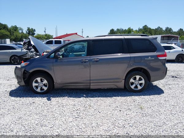 2014 TOYOTA SIENNA LE V6 8 PASSENGER