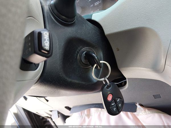 2014 TOYOTA SIENNA LE V6 8 PASSENGER