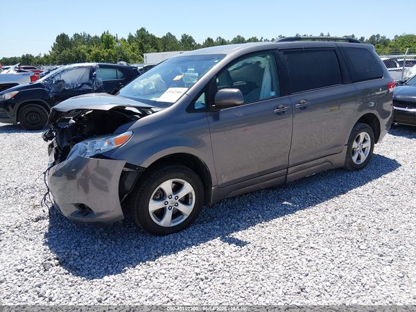 2014 TOYOTA SIENNA LE V6 8 PASSENGER