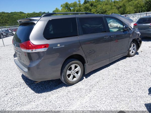 2014 TOYOTA SIENNA LE V6 8 PASSENGER