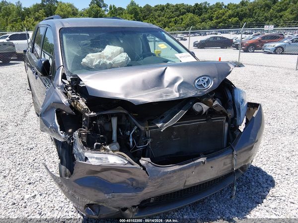 2014 TOYOTA SIENNA LE V6 8 PASSENGER