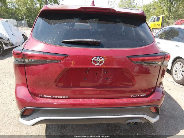 2022 TOYOTA HIGHLANDER XSE