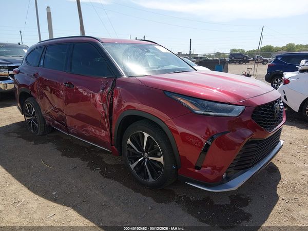 2022 TOYOTA HIGHLANDER XSE