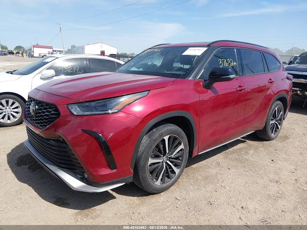2022 TOYOTA HIGHLANDER XSE