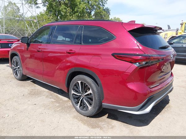 2022 TOYOTA HIGHLANDER XSE