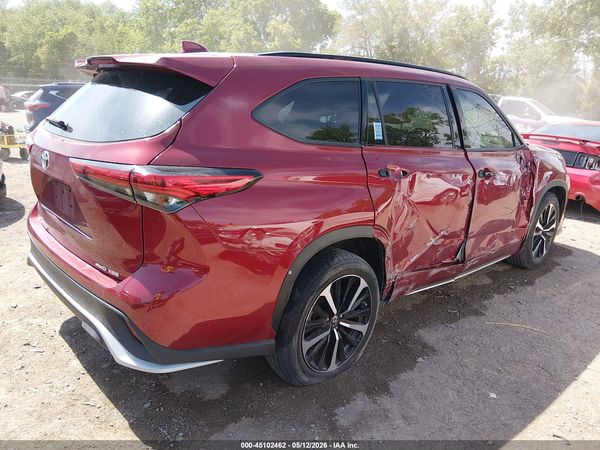 2022 TOYOTA HIGHLANDER XSE