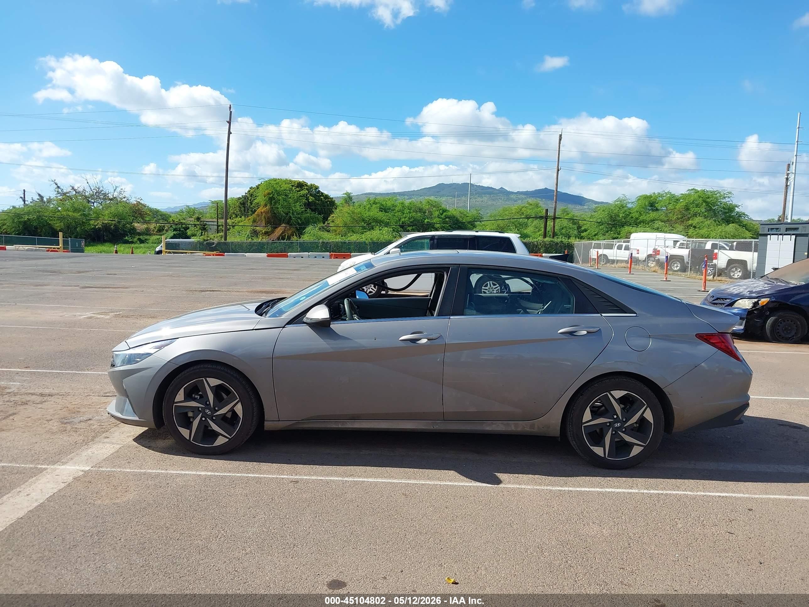 2022 HYUNDAI ELANTRA SEL