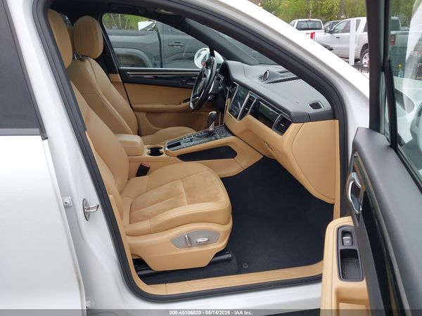 2018 PORSCHE MACAN