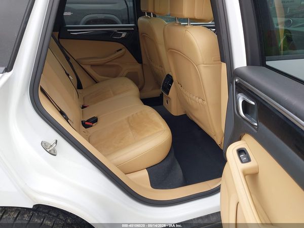2018 PORSCHE MACAN