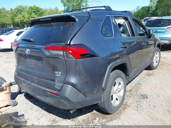 2020 TOYOTA RAV4 XLE — I4