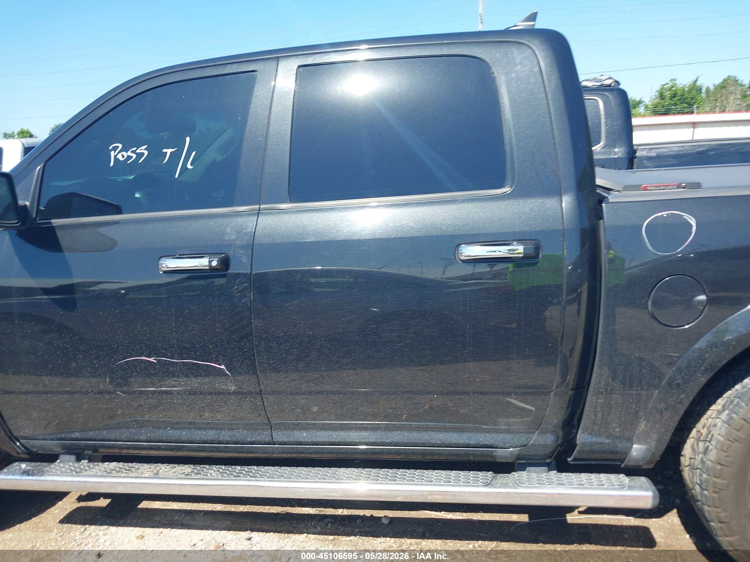 2016 RAM 1500 LARAMIE