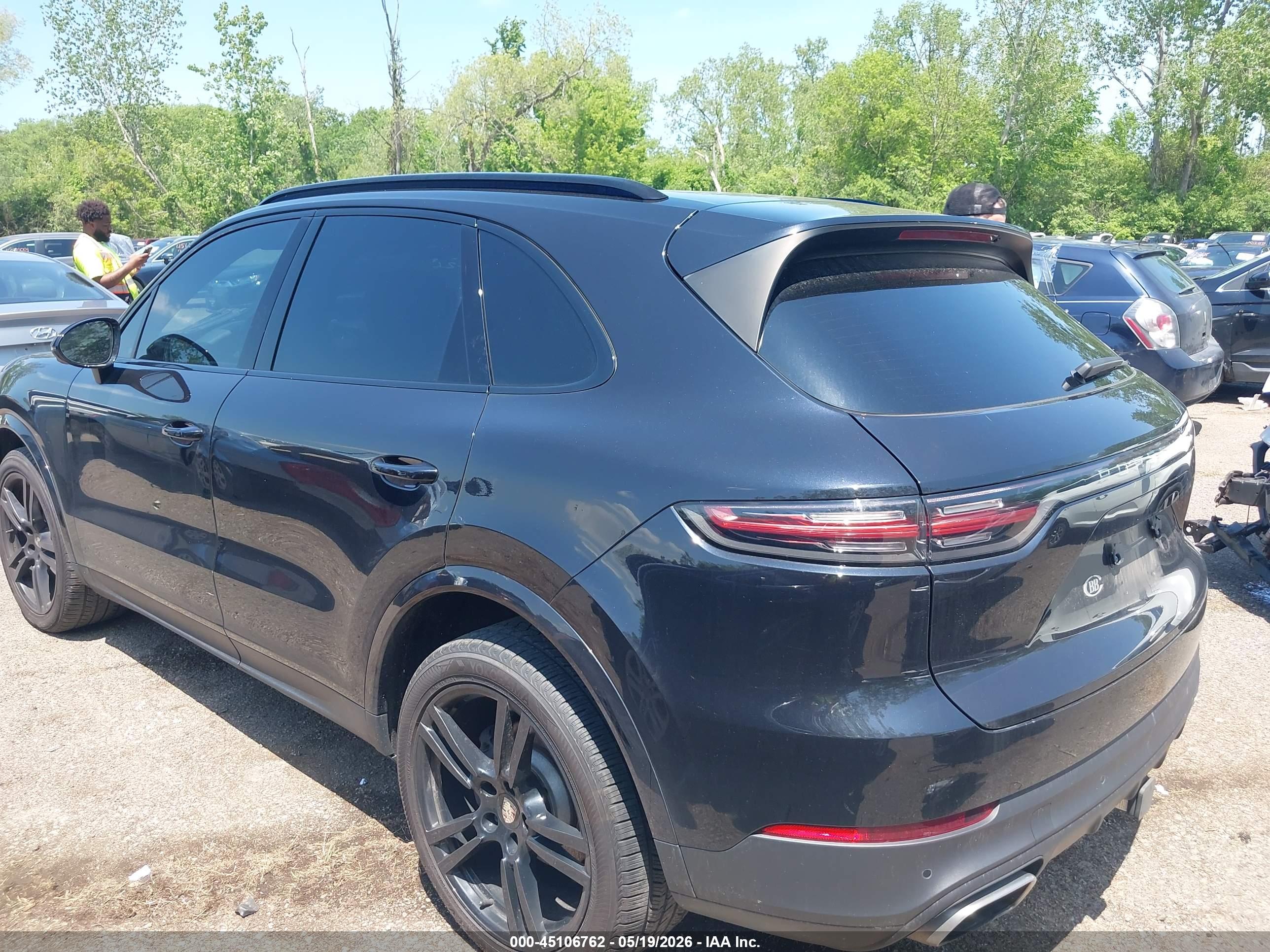 2019 PORSCHE CAYENNE