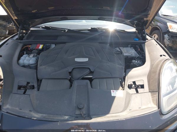 2019 PORSCHE CAYENNE