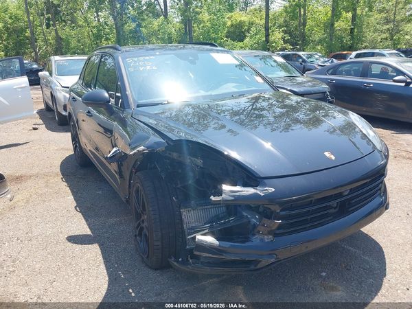 2019 PORSCHE CAYENNE