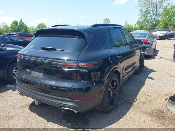 2019 PORSCHE CAYENNE