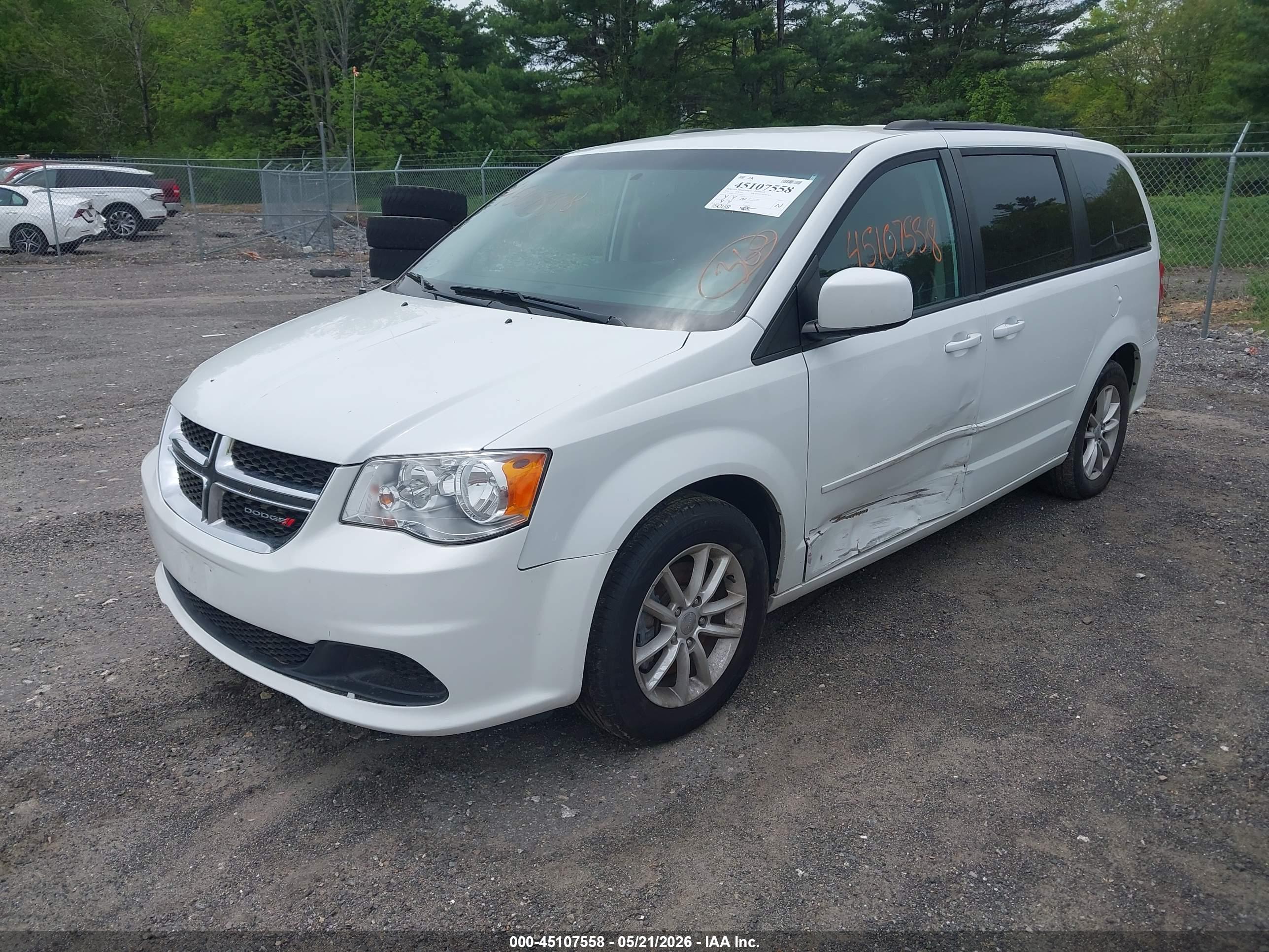 2016 DODGE GRAND CARAVAN SXT — I2