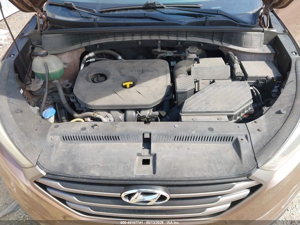 2016 HYUNDAI TUCSON SE