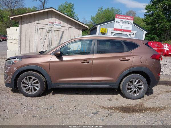 2016 HYUNDAI TUCSON SE