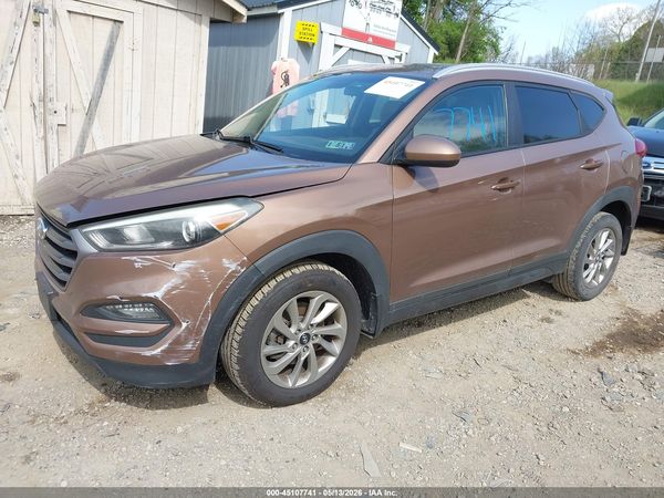 2016 HYUNDAI TUCSON SE