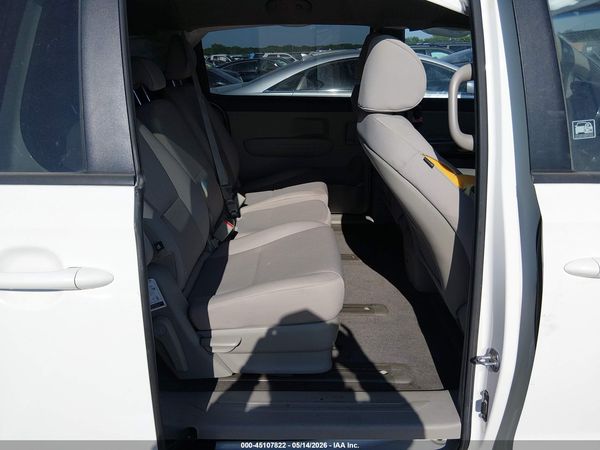 2016 KIA SEDONA LX
