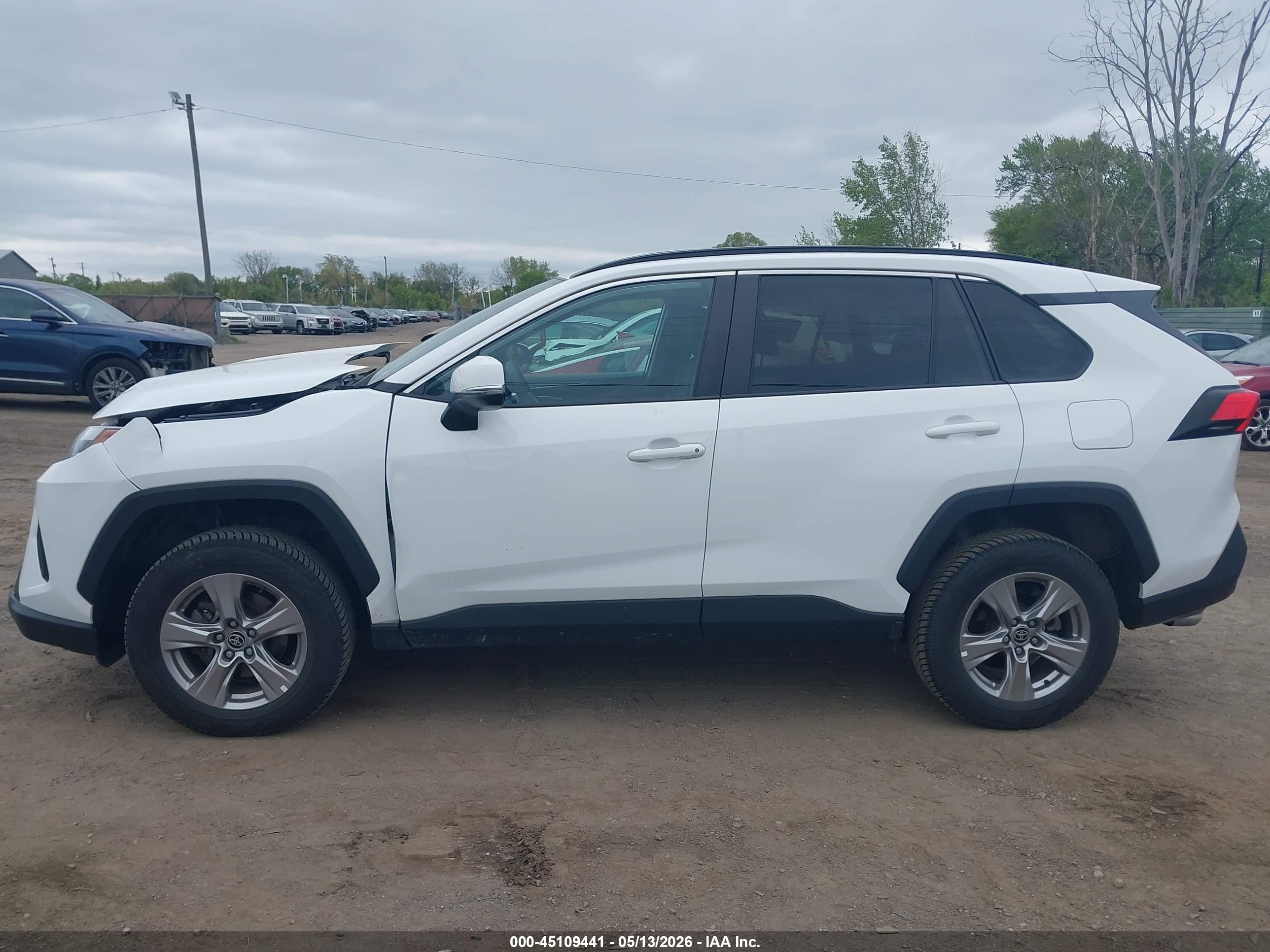 2023 TOYOTA RAV4 XLE