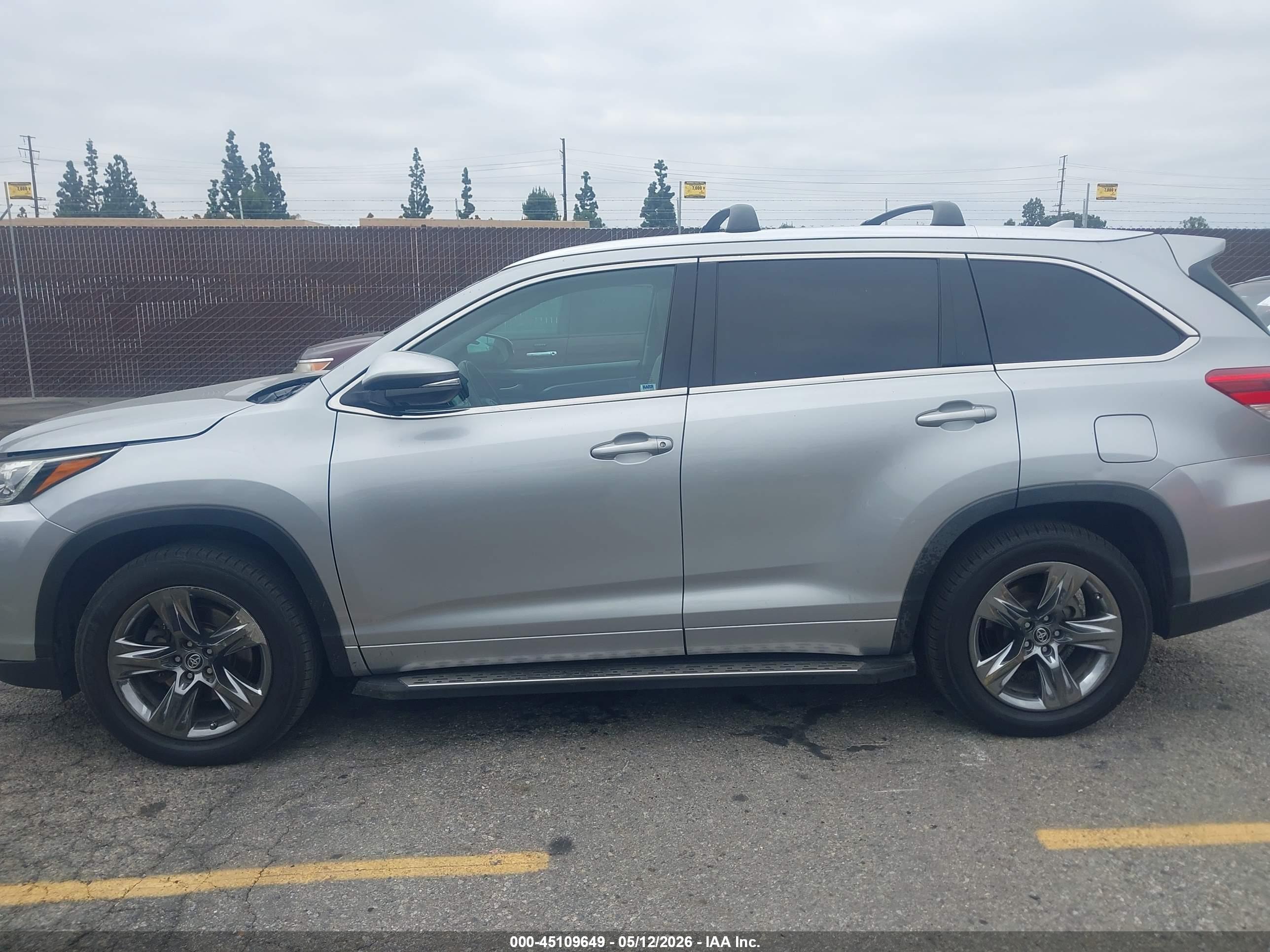 2017 TOYOTA HIGHLANDER LIMITED