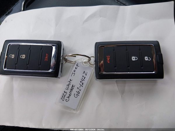 2023 JEEP GRAND CHEROKEE LAREDO 4X4