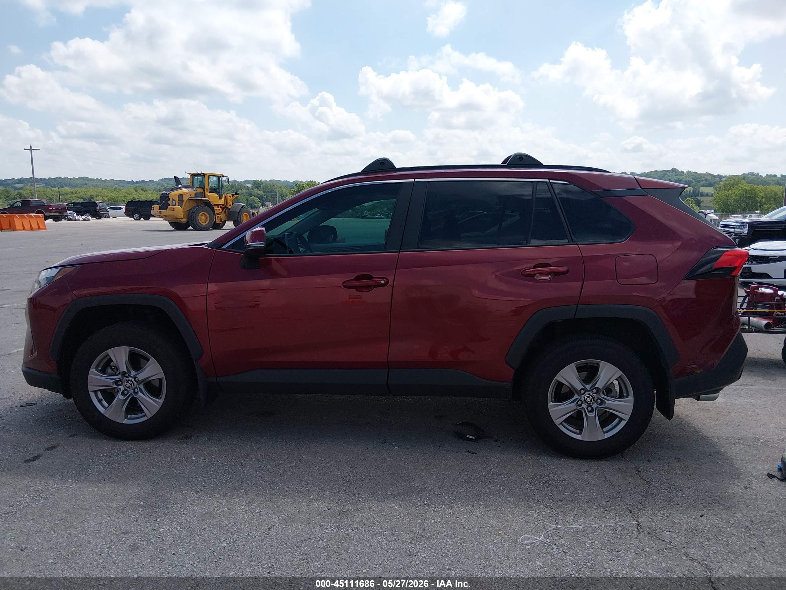 2025 TOYOTA RAV4 XLE