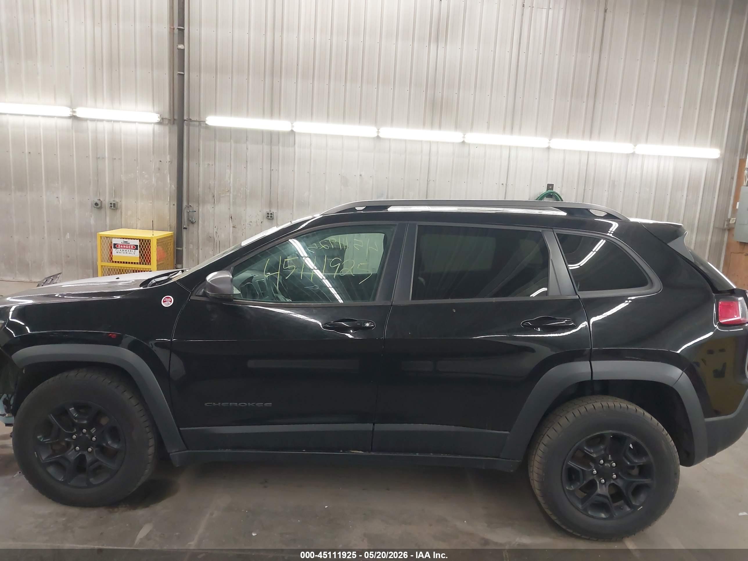 2020 JEEP CHEROKEE TRAILHAWK 4X4