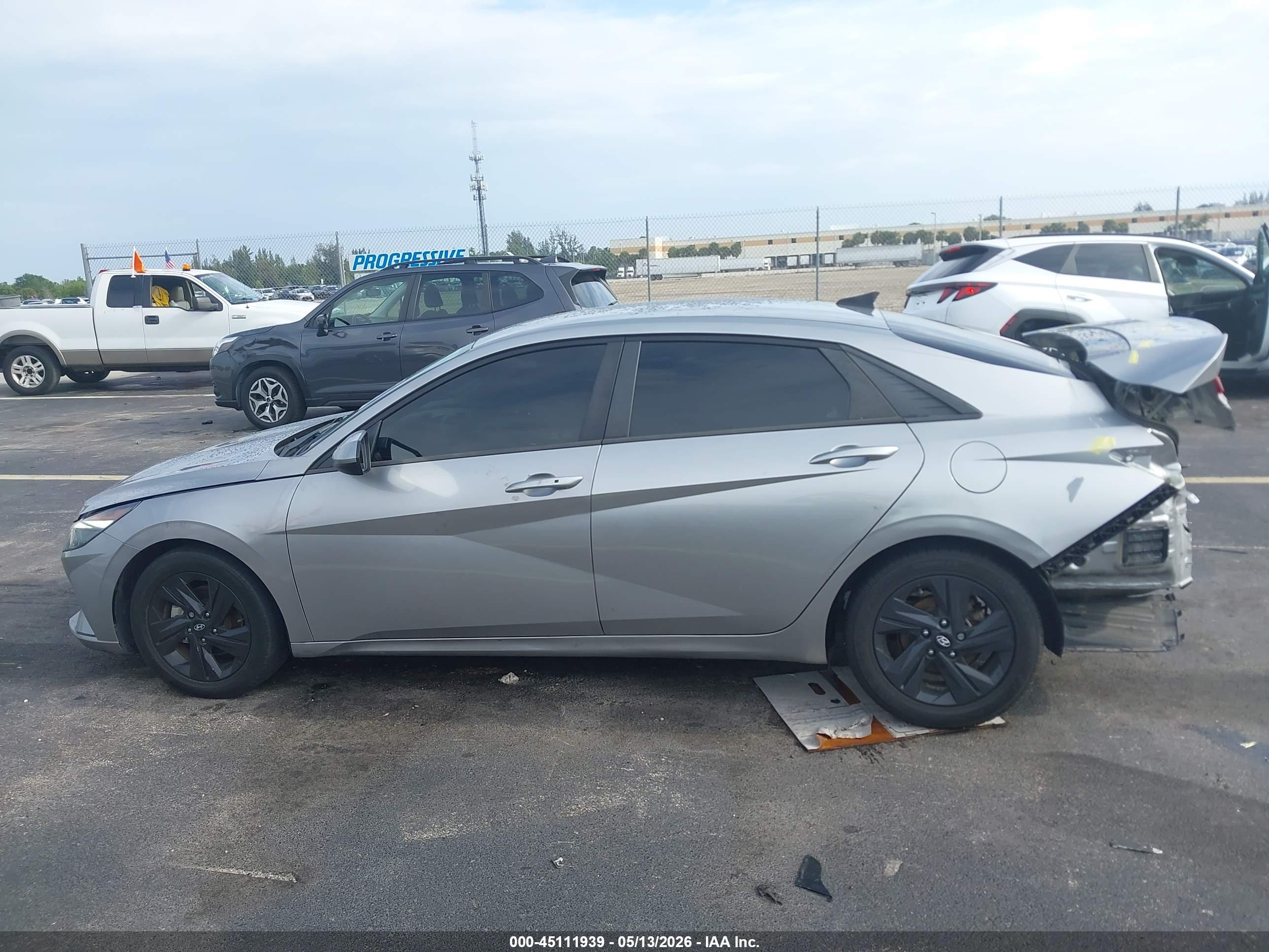2022 HYUNDAI ELANTRA SEL