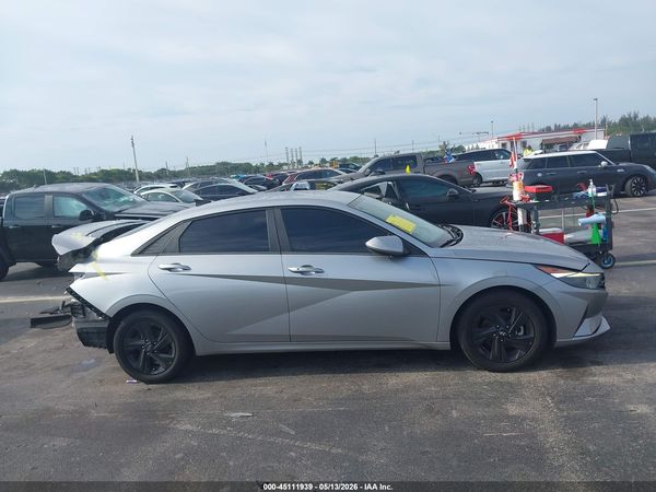 2022 HYUNDAI ELANTRA SEL