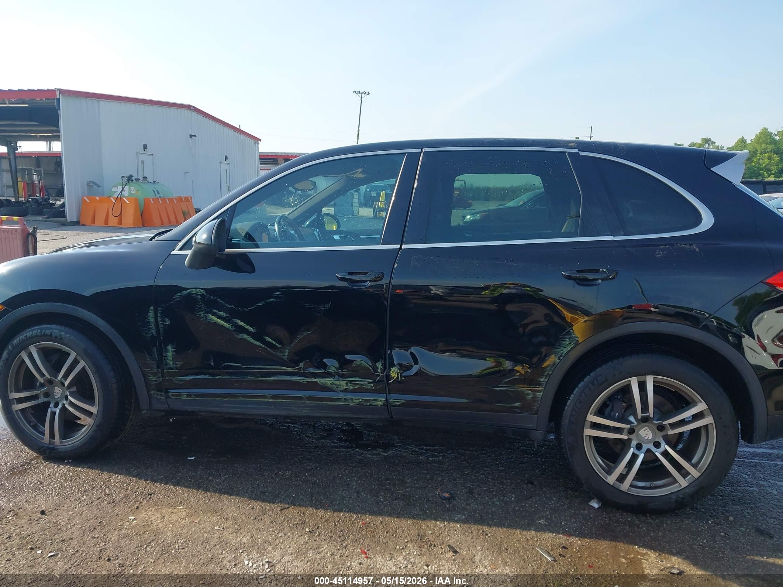 2014 PORSCHE CAYENNE PLATINUM EDITION