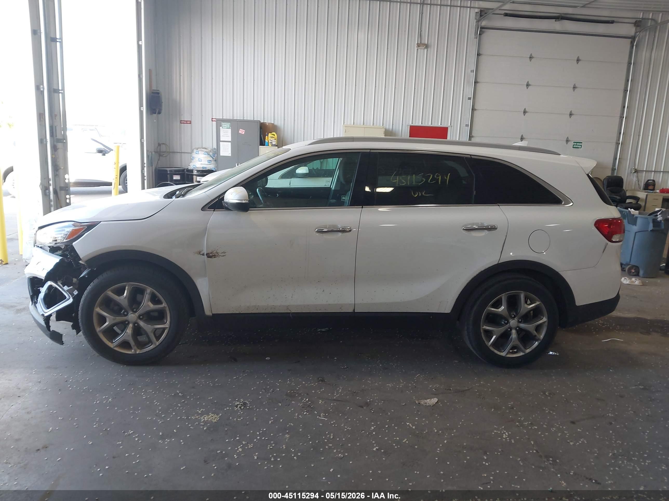 2016 KIA SORENTO 2.4L LX