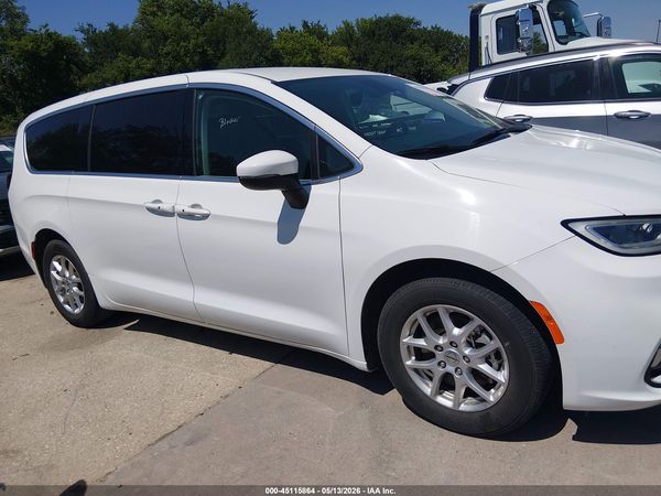 2023 CHRYSLER PACIFICA TOURING L — I116