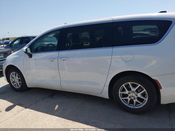 2023 CHRYSLER PACIFICA TOURING L — I117