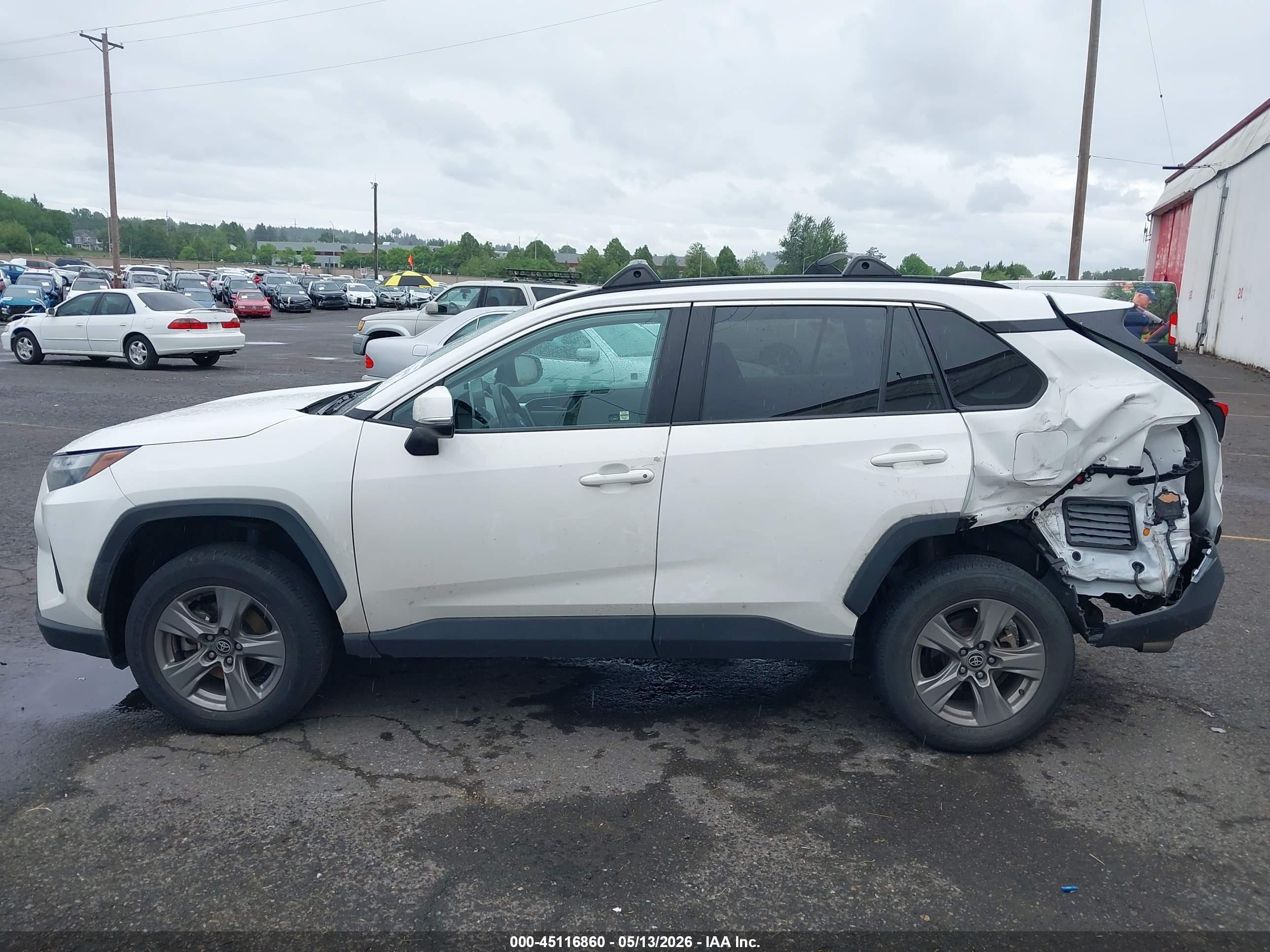 2023 TOYOTA RAV4 XLE